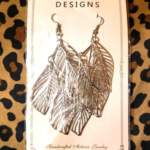 NWT leafy dangle earrings